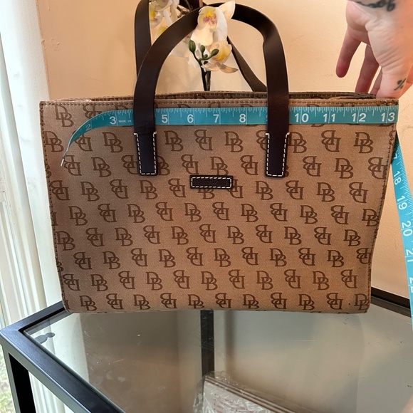 Dooney & Bourke Tan Monogram Tote With Brown Straps and Gold Hardware - Picture 2 of 8